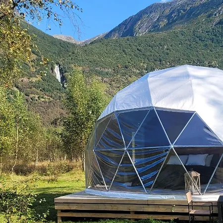 Luxury tent Olden Glamping - One With Nature