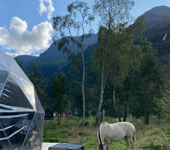 Olden Glamping - One With Nature