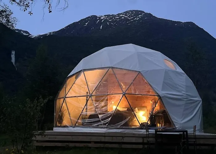 Olden Glamping - One With Nature Luxe tent Stryn