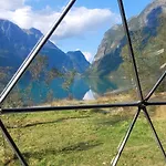 Olden Glamping - One With Nature Stryn