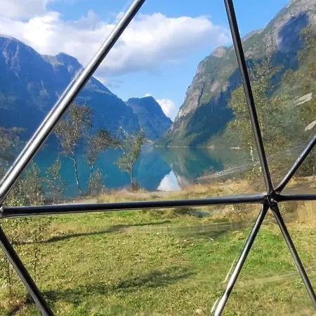Olden Glamping - One With Nature ストリン