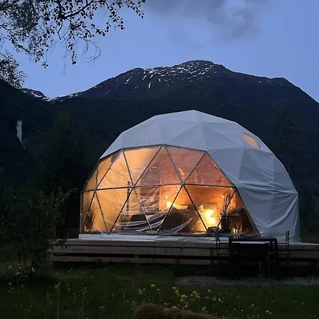 Olden Glamping - One With Nature ラグジュアリーテント ストリン
